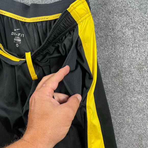 Nike Dri-Fit Live Strong Gym Shorts Men's Medium Black/Yellow Stretch Active - Picture 8 of 10